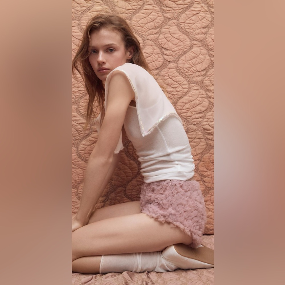 VOLUMINOUS TULLE SHORTS